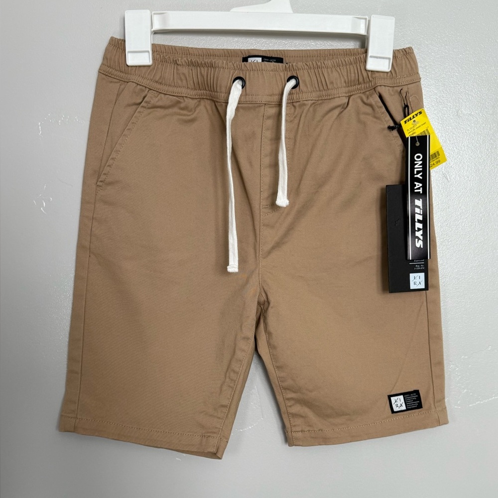Tilly's LIRA Boys Khaki Flat Front Shorts. Size medium.